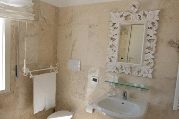 Hotel Bagni Lido ヴァダ 部屋 写真
