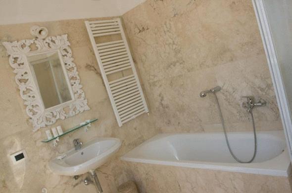 Hotel Bagni Lido ヴァダ 部屋 写真